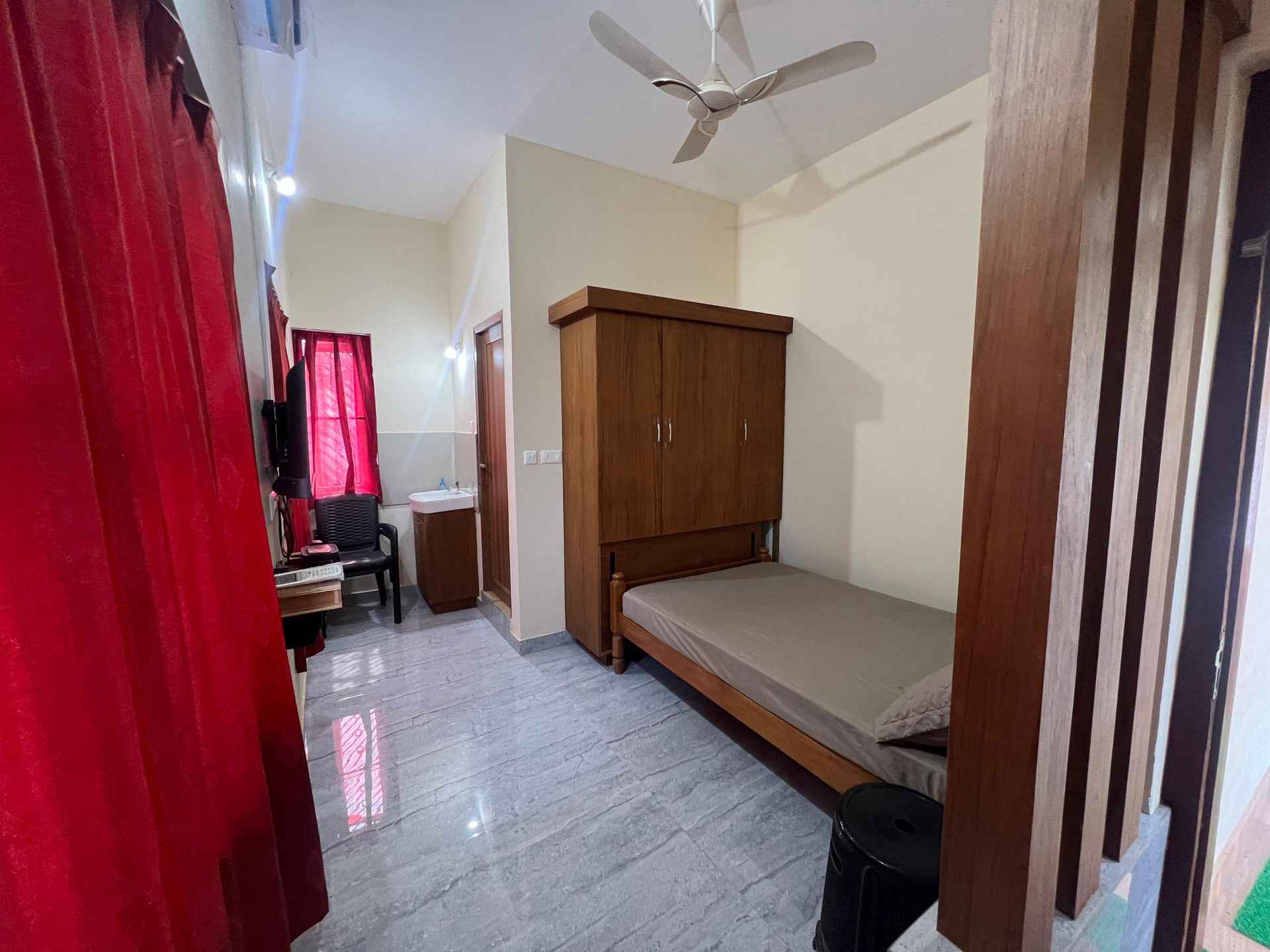 Pearl Nest Homestay bedroom in Sreekandapuram
